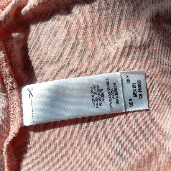 Cute soft peach shift - Picture 3 of 5